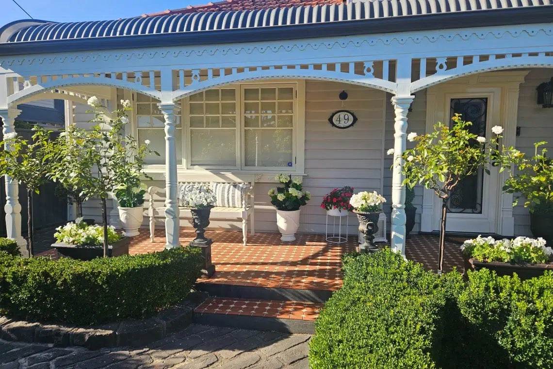 How to Create a Hampton-Style Patio With Artificial Plants and Flowers