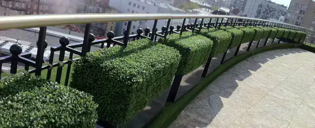 How to Decorate With Artificial Rooftop Garden Plants