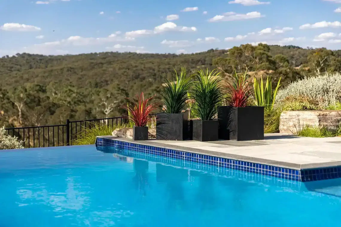 5 Artificial Yucca Outdoor Design Ideas