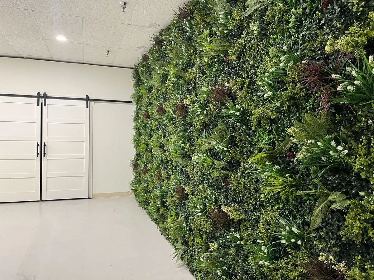 Luxury Lush Spring Recycled Vertical Garden / Green Wall UV Resistant 100cm x 100cm