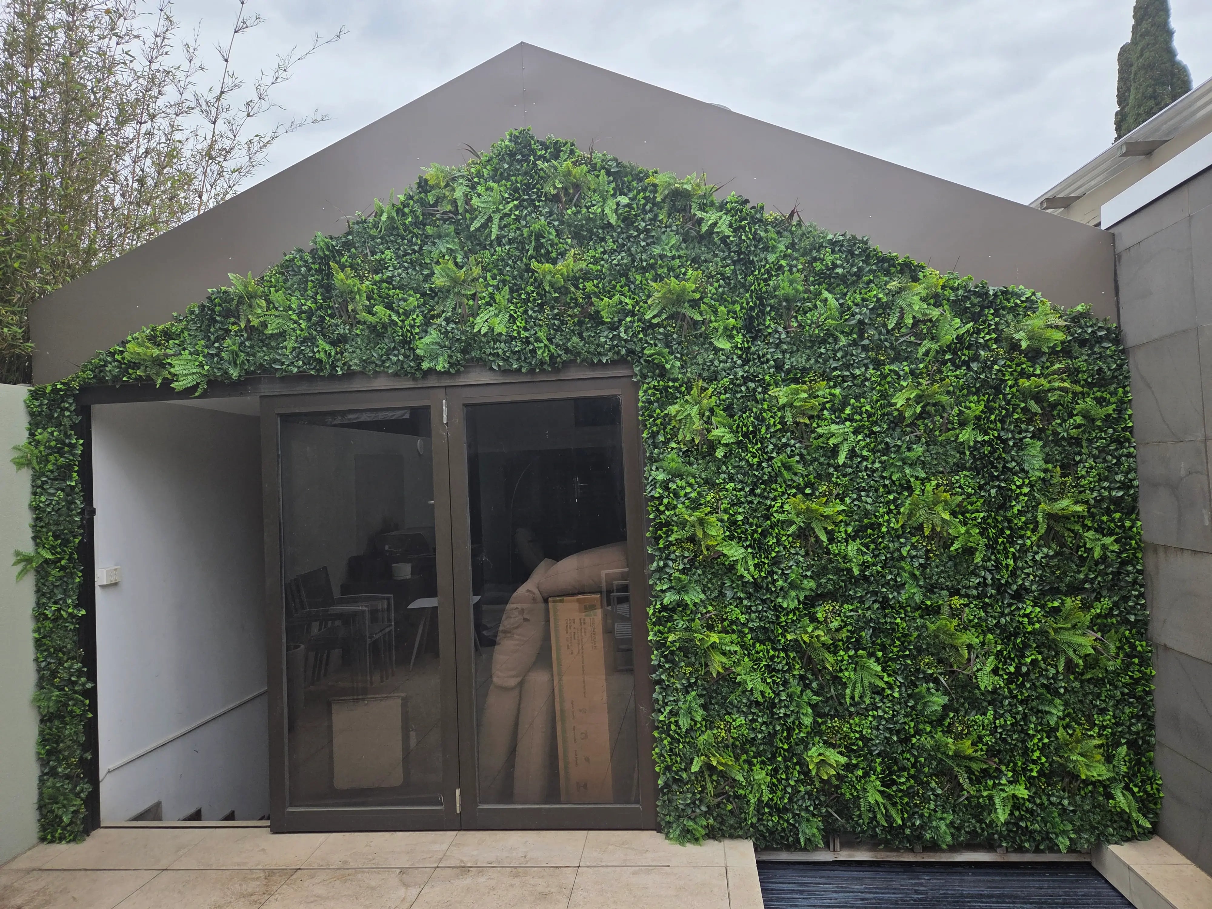 Bring Life to Any Wall With Stunning Artificial Green Walls