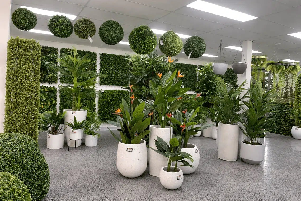 What to Expect When Visiting an Artificial Plant Showroom (vs. Buying Online)