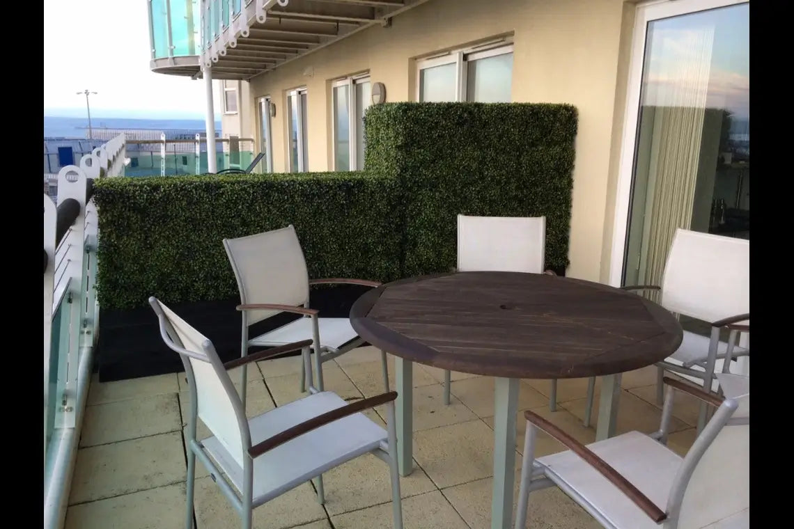 5 Mistakes to Avoid When Decorating with Artificial Hedges