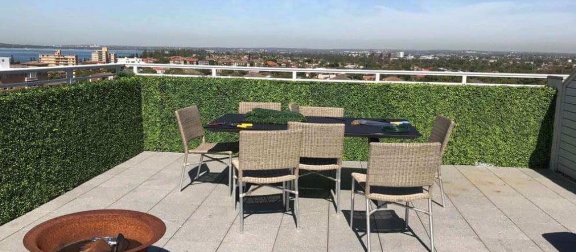 Why Rooftop Artificial Green Walls Are Perfect for Your Garden