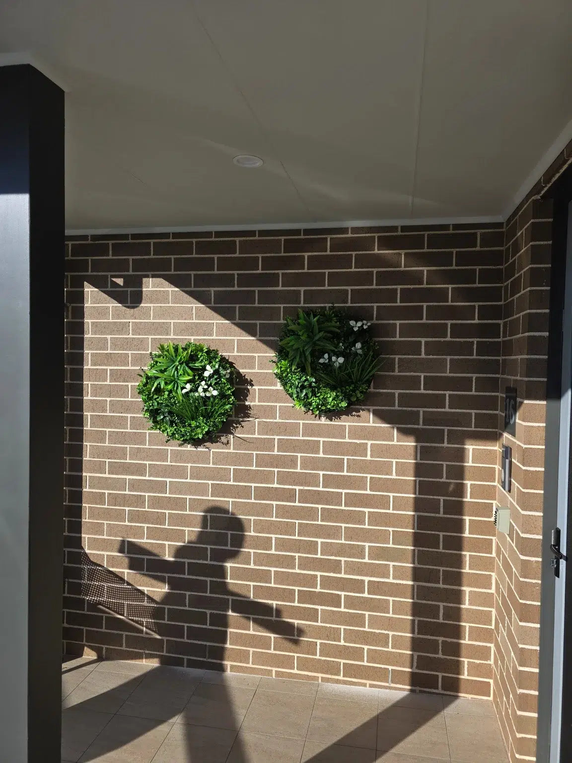 Flowering White Artificial Green Wall Disc UV Resistant 50cm (White Frame)