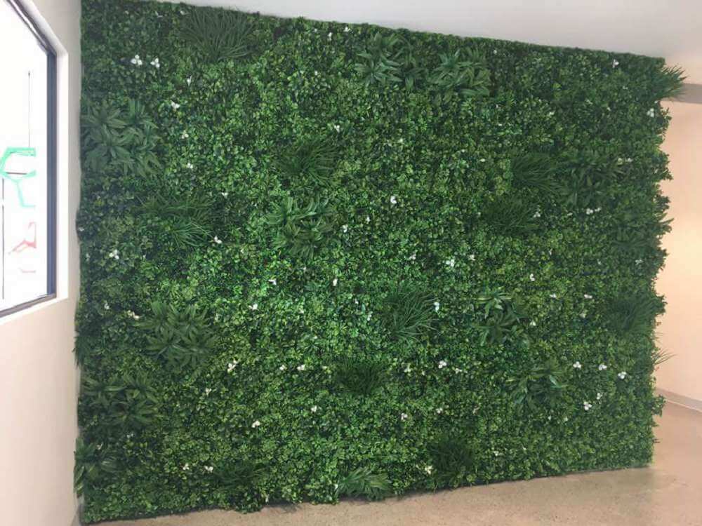 White Oasis UV Stabilised Vertical Garden Wall Premium Sample