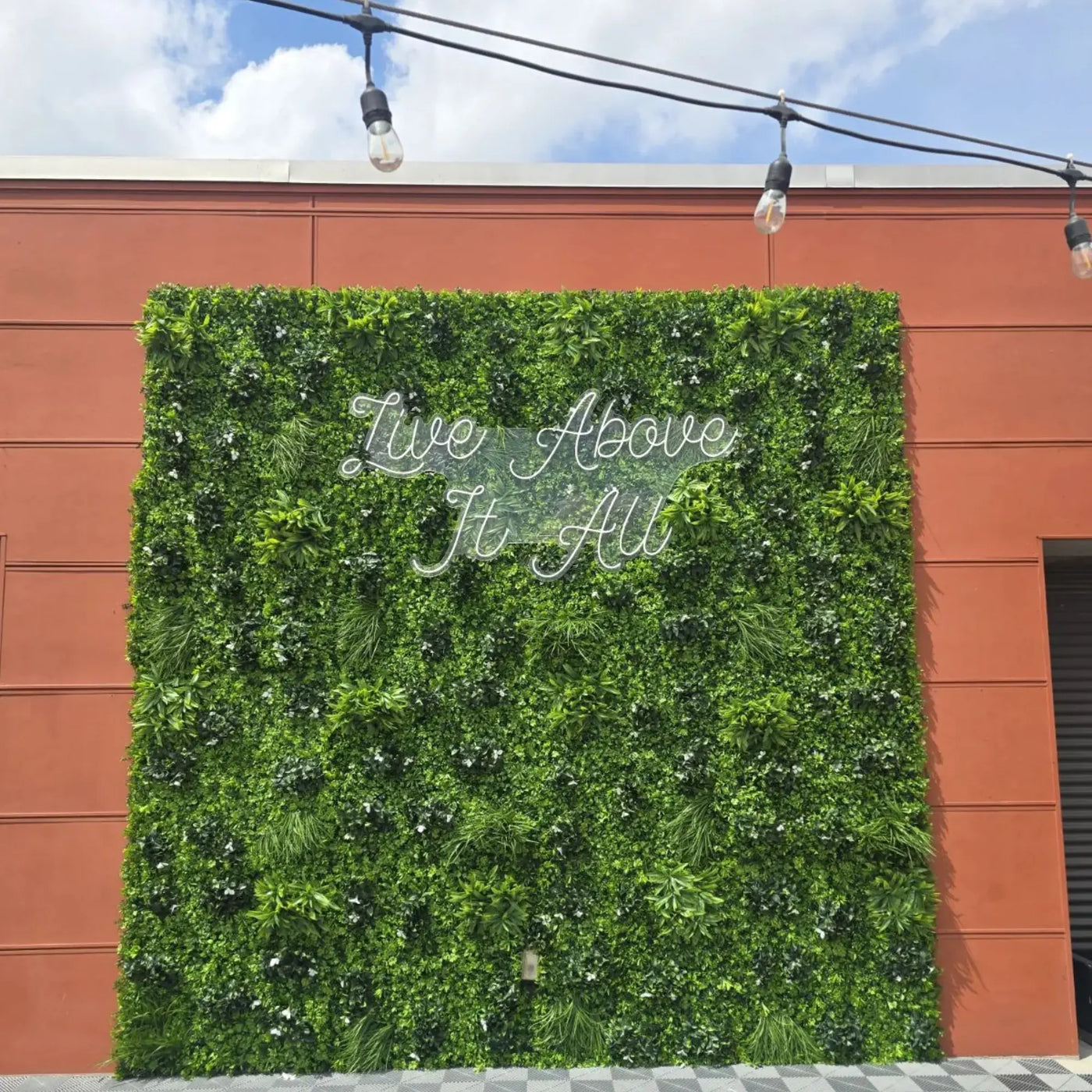 Luxury White Oasis Vertical Garden / Green Wall UV Resistant 1m x 1m