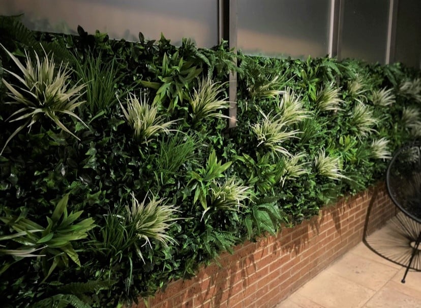 White Grassy Greenery Vertical Garden / Green Wall UV Resistant 100cm x 100cm