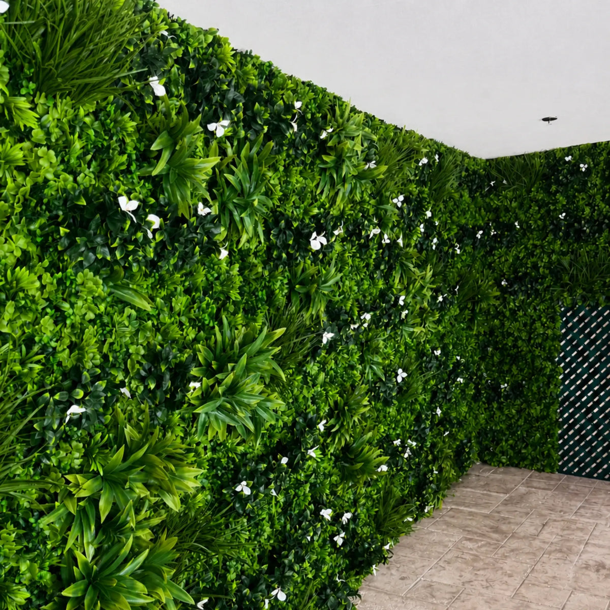 Luxury White Oasis Vertical Garden / Green Wall UV Resistant 1m x 1m