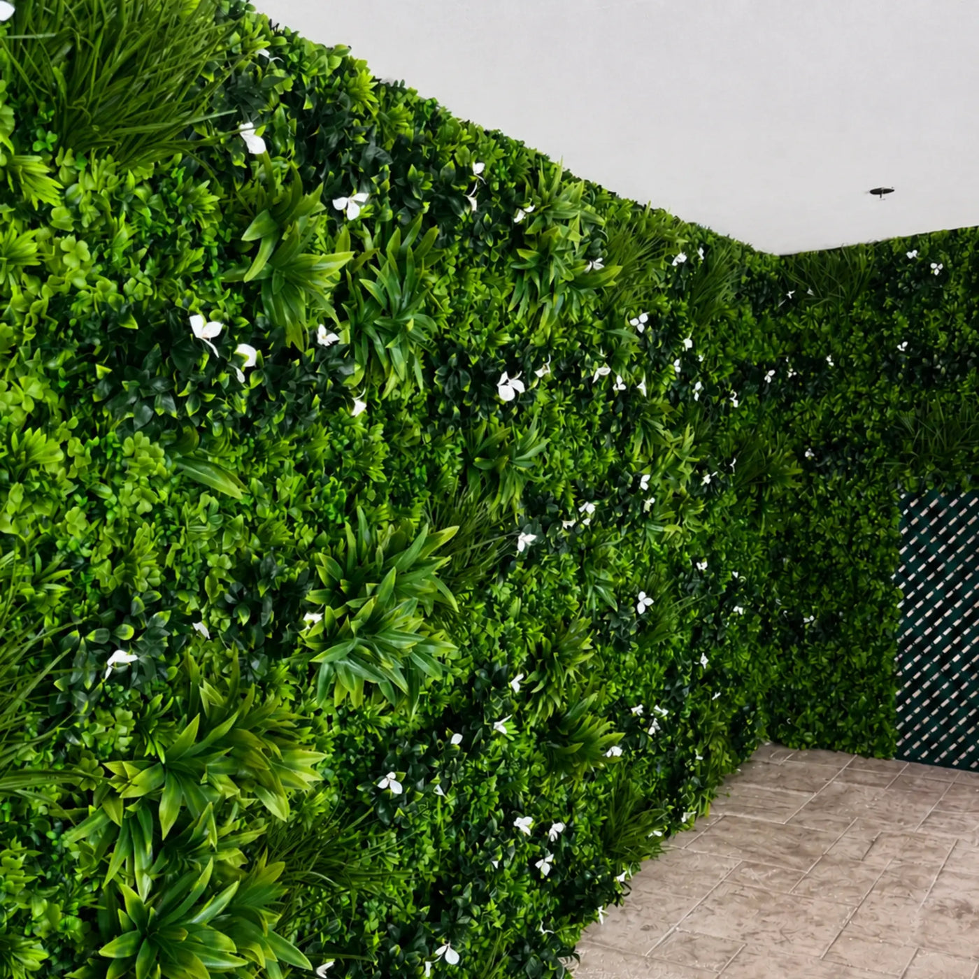 Luxury White Oasis Vertical Garden / Green Wall UV Resistant 1m x 1m