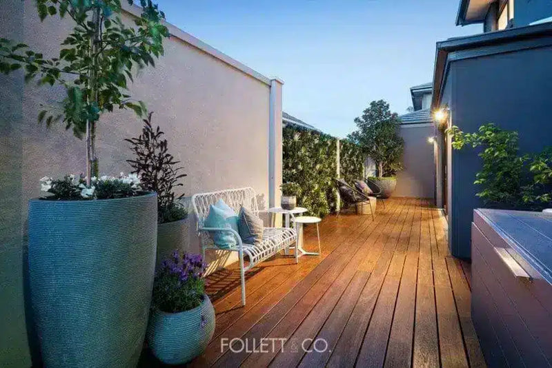 High quality artificial green walls with fake plants