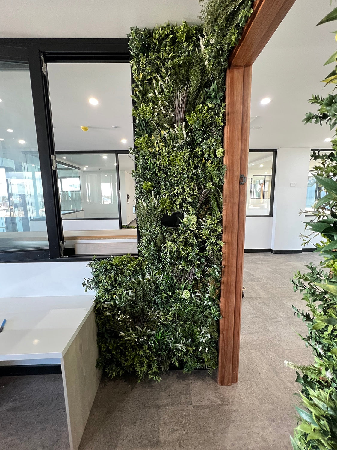 Garden of Eden Bespoke Vertical Garden / Artificial Green Wall UV Resistant 1m x 1m Fire Retardant