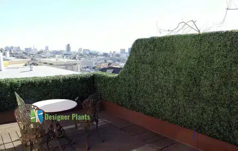 Create a beautiful balcony with artificial hedges, customisable to suit any layout.