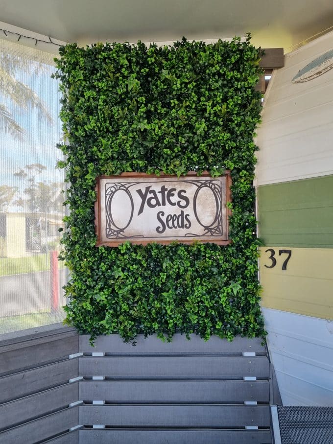 Privacy Wall Feature using Spring Sensation