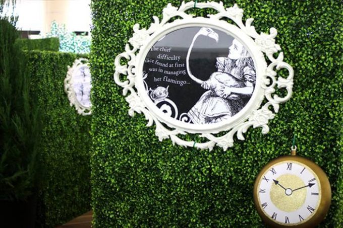 artificial maze and event planning