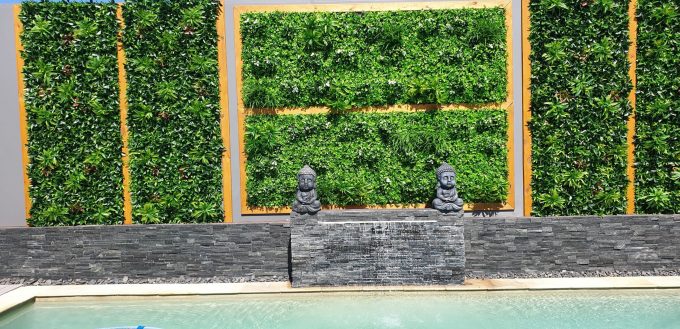 Luxury White Oasis Vertical Garden / Green Wall UV Resistant 1m x 1m