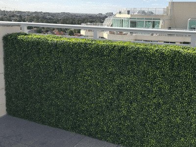 Artificial hedge for balcony privacy